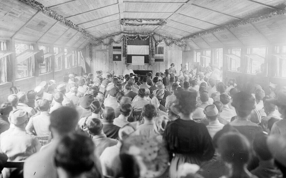 Une conférence, 1917 Une conférence, 1917