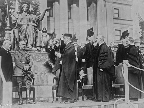 Foch à l'université de New York, 1921 Foch à l'université de New York, 1921